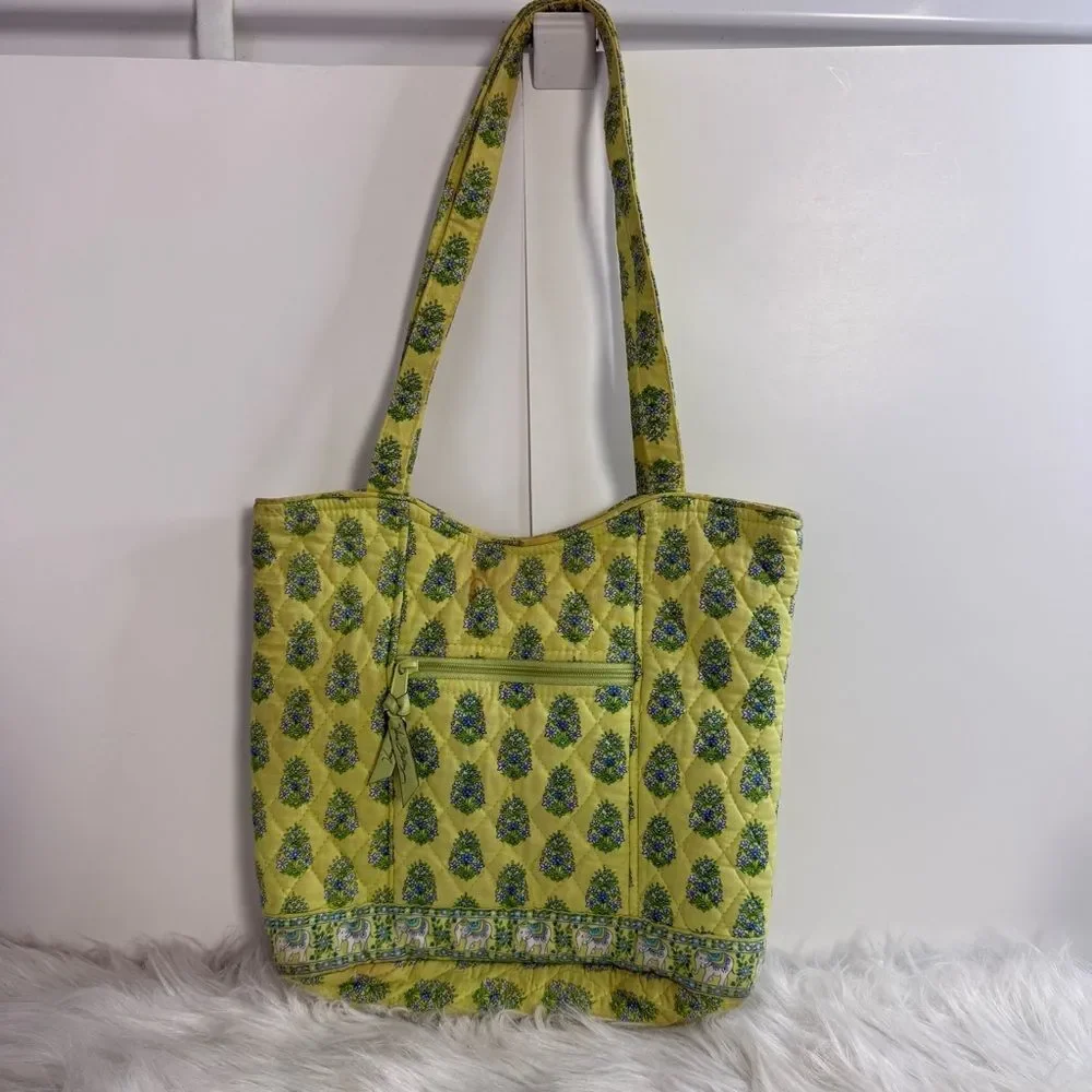 VERA‎ BRADLEY Floral/Elephant Quilted Tote Bag
